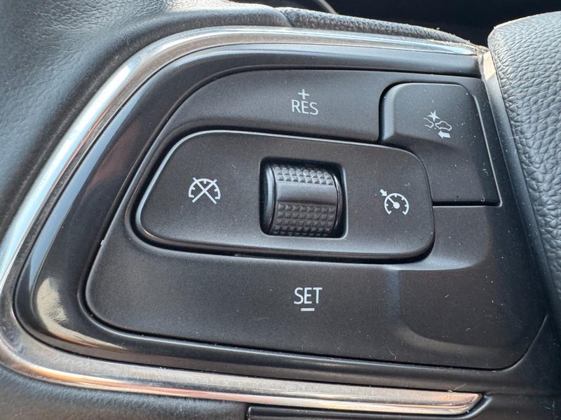 Buick Encore GX Vehicle Full-screen Gallery Image 18