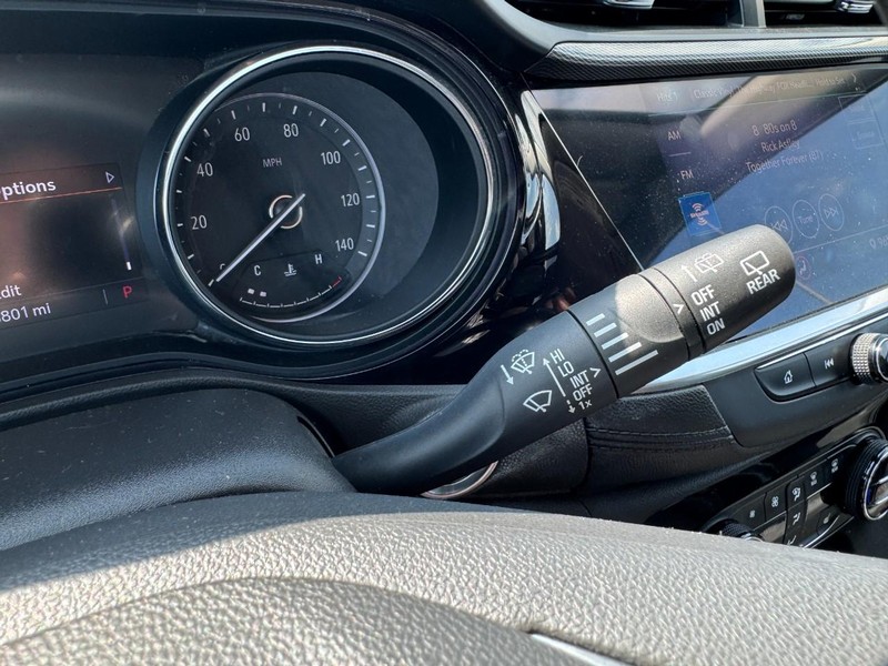 Buick Encore GX Vehicle Full-screen Gallery Image 21