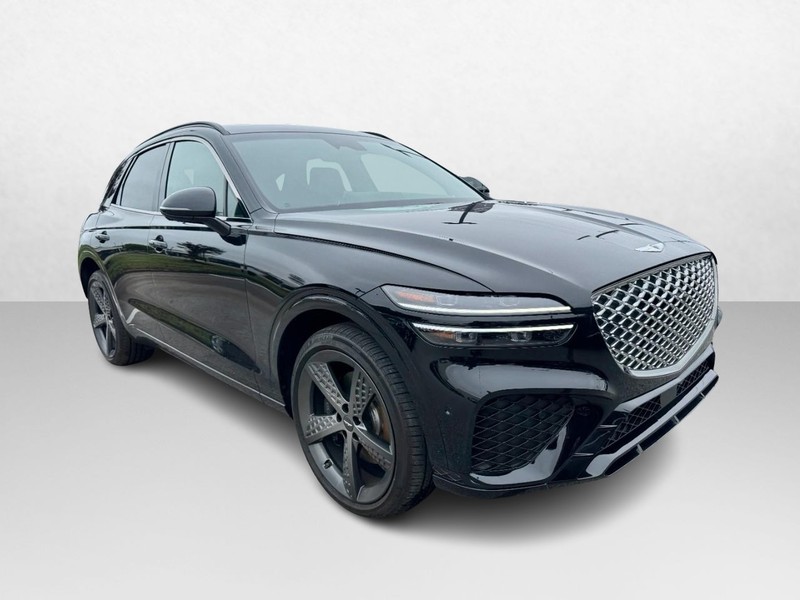 Genesis GV70 Vehicle Full-screen Gallery Image 03