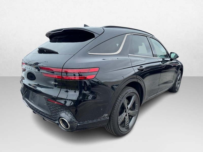 Genesis GV70 Vehicle Full-screen Gallery Image 05