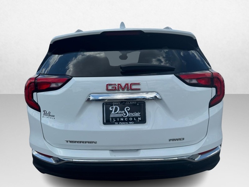 GMC Terrain Vehicle Full-screen Gallery Image 06