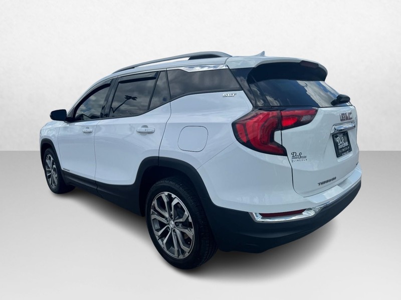 GMC Terrain Vehicle Full-screen Gallery Image 07
