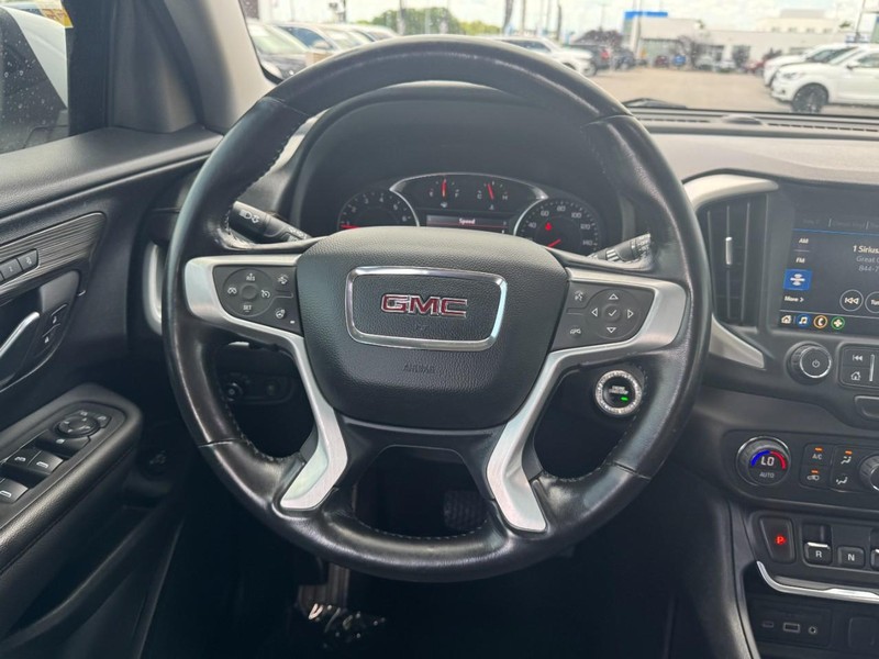 GMC Terrain Vehicle Full-screen Gallery Image 10