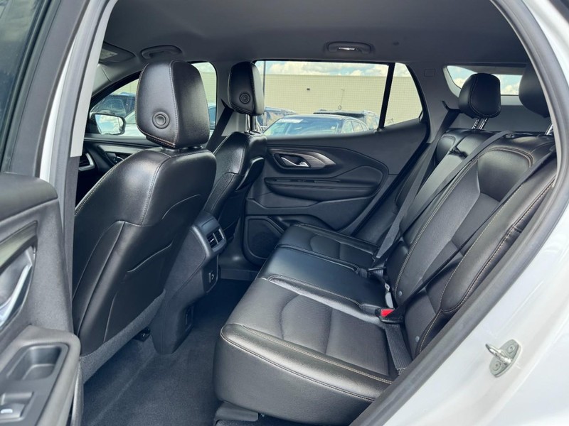 GMC Terrain Vehicle Full-screen Gallery Image 12