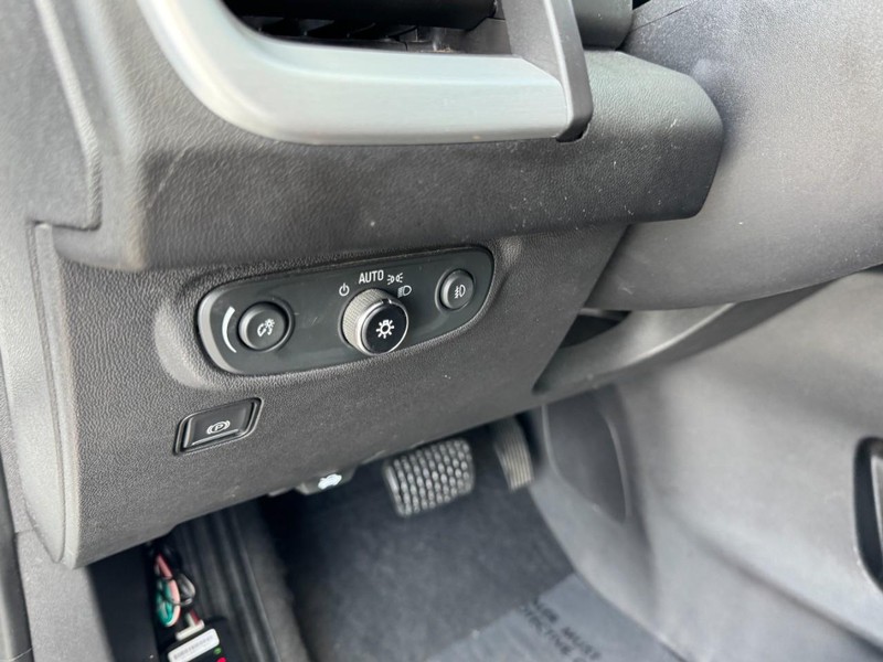 GMC Terrain Vehicle Full-screen Gallery Image 14