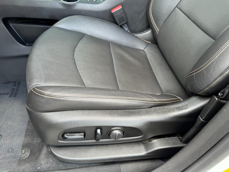 GMC Terrain Vehicle Full-screen Gallery Image 26