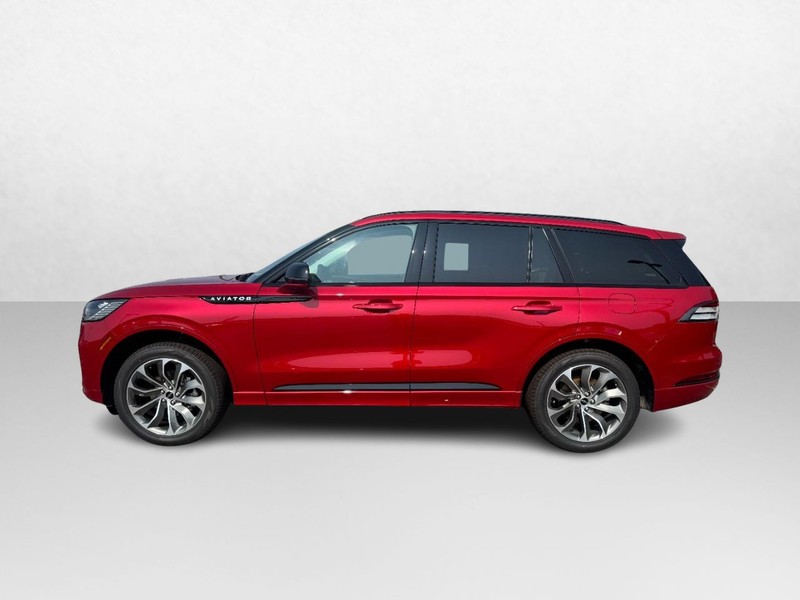 Lincoln Aviator Vehicle Full-screen Gallery Image 08