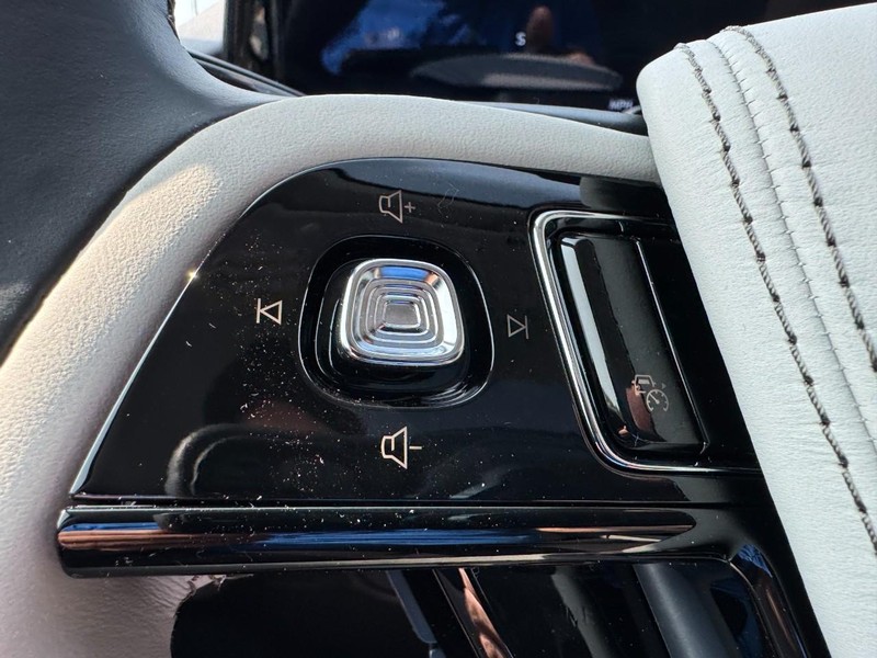 Lincoln Aviator Vehicle Full-screen Gallery Image 18