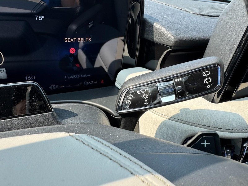 Lincoln Aviator Vehicle Full-screen Gallery Image 21
