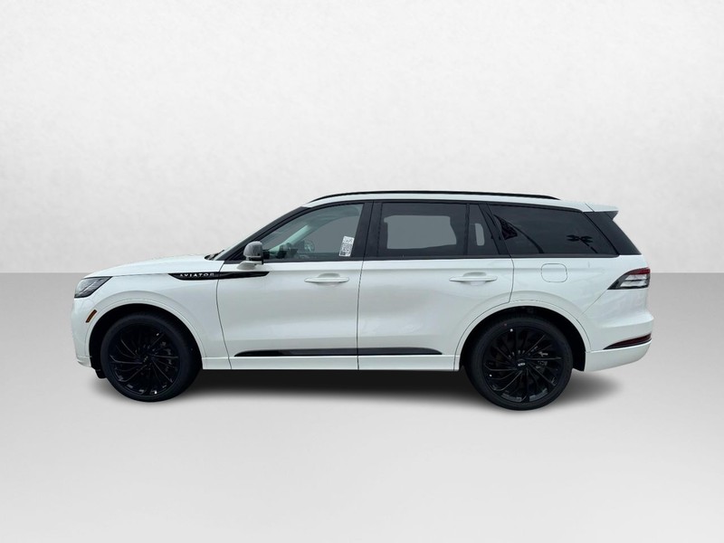 Lincoln Aviator Vehicle Full-screen Gallery Image 08