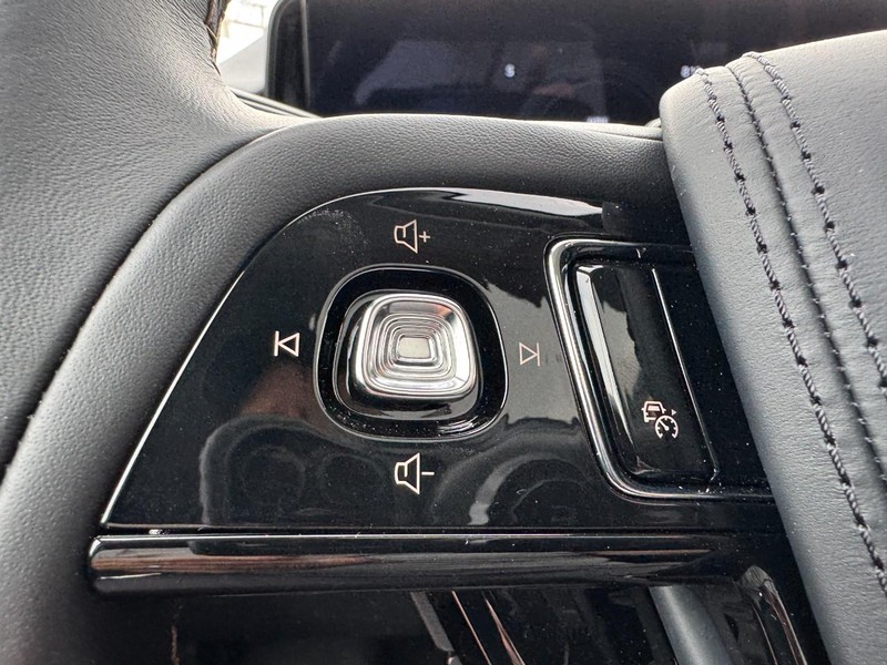 Lincoln Aviator Vehicle Full-screen Gallery Image 18
