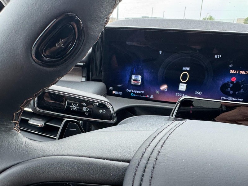 Lincoln Aviator Vehicle Full-screen Gallery Image 20