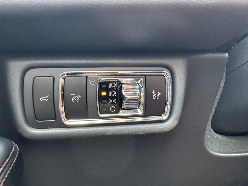 Lincoln Aviator Vehicle Full-screen Gallery Image 22