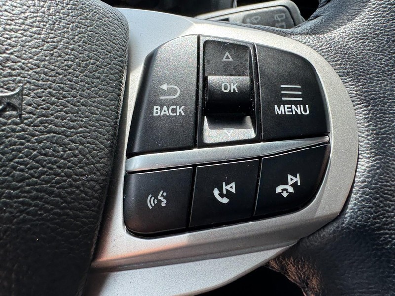 Ford Explorer Vehicle Full-screen Gallery Image 19