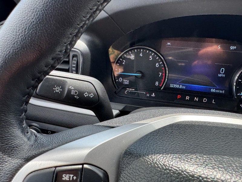 Ford Explorer Vehicle Full-screen Gallery Image 20