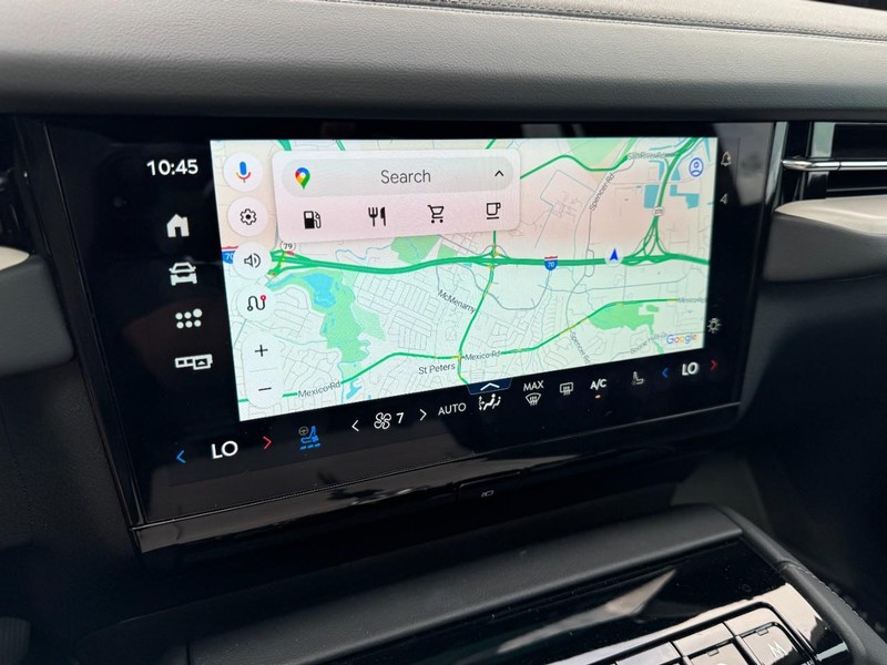 Lincoln Navigator L Vehicle Full-screen Gallery Image 23