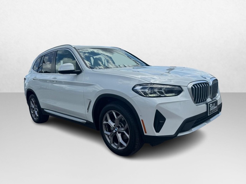 BMW X3 Vehicle Full-screen Gallery Image 03