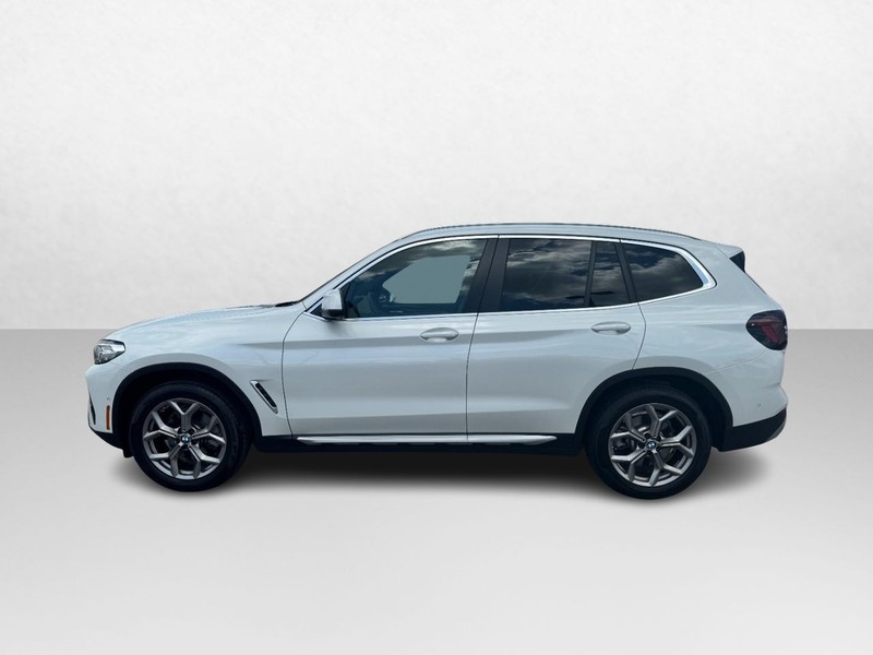 BMW X3 Vehicle Full-screen Gallery Image 08