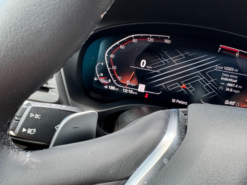 BMW X3 Vehicle Full-screen Gallery Image 20