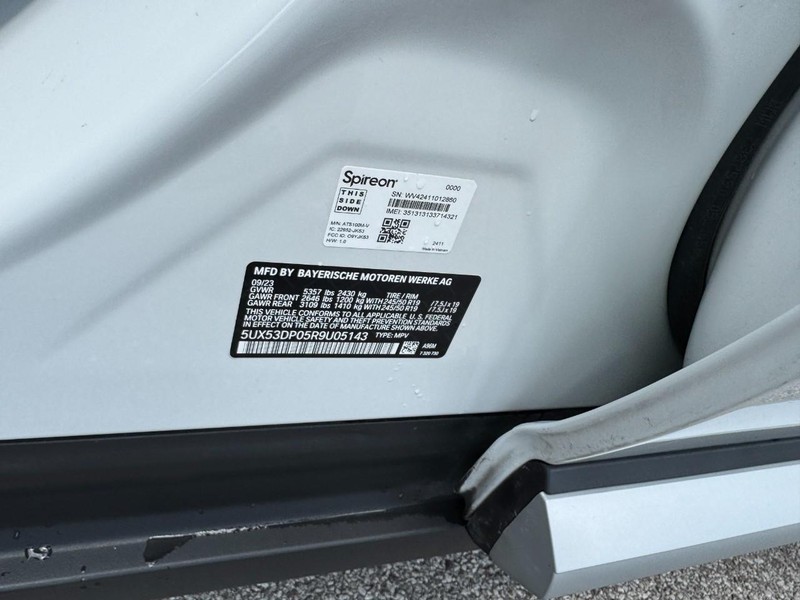 BMW X3 Vehicle Full-screen Gallery Image 28