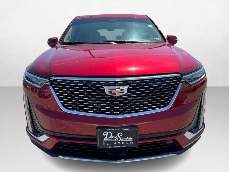 Cadillac XT6 Vehicle Full-screen Gallery Image 02