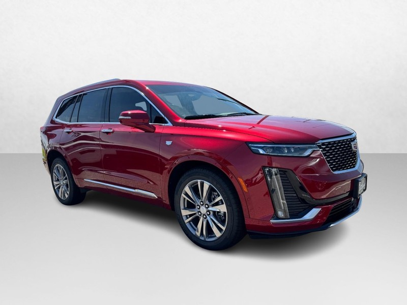 Cadillac XT6 Vehicle Full-screen Gallery Image 03