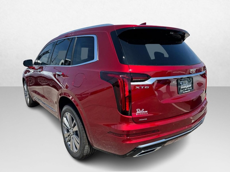 Cadillac XT6 Vehicle Full-screen Gallery Image 07