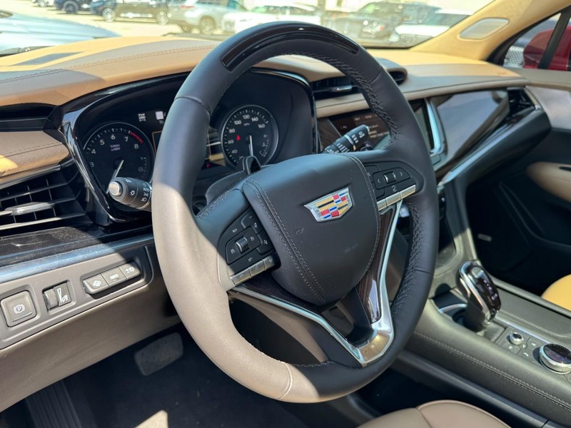 Cadillac XT6 Vehicle Full-screen Gallery Image 15