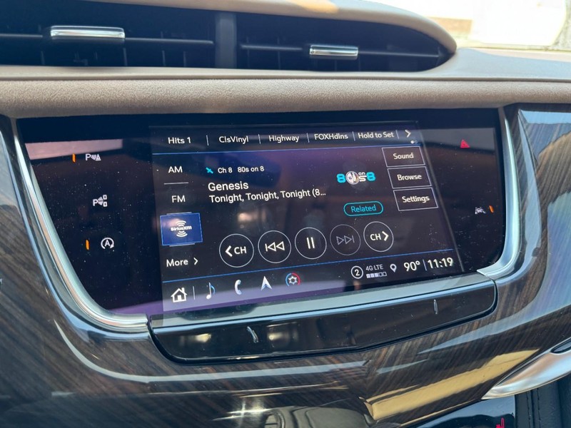 Cadillac XT6 Vehicle Full-screen Gallery Image 16