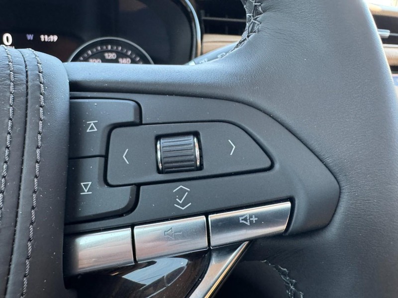 Cadillac XT6 Vehicle Full-screen Gallery Image 19