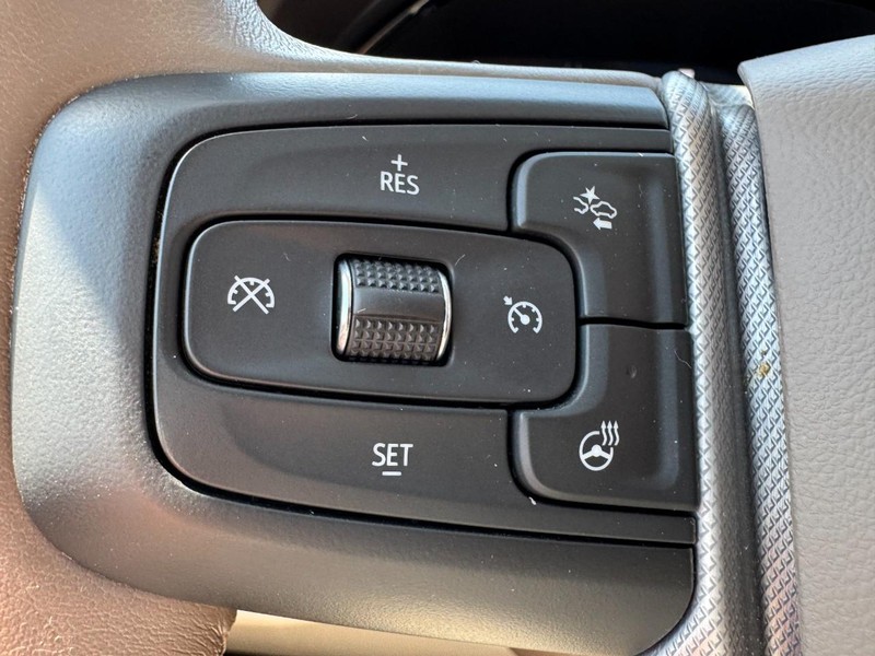 GMC Yukon XL Vehicle Full-screen Gallery Image 17