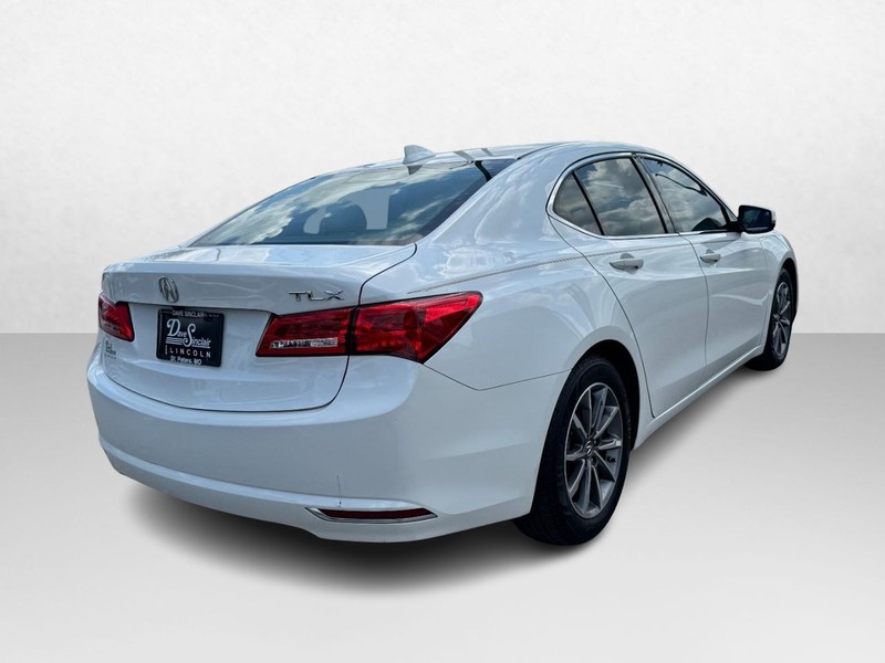 Acura TLX Vehicle Full-screen Gallery Image 05