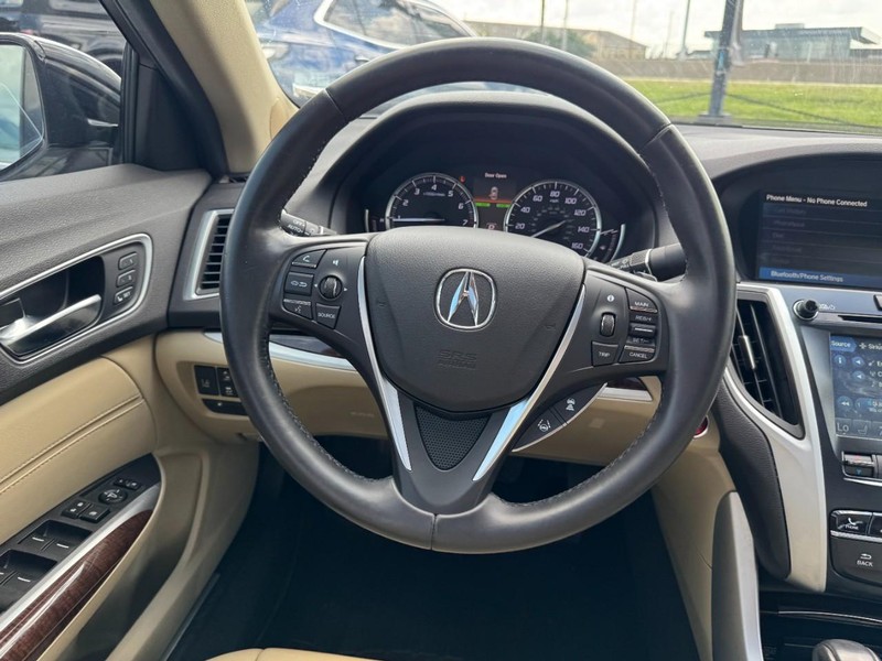 Acura TLX Vehicle Full-screen Gallery Image 10