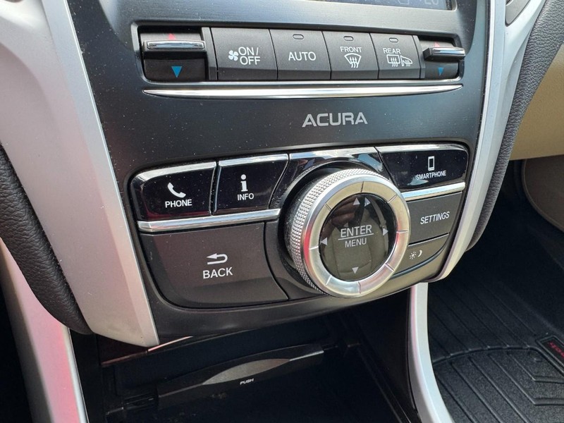 Acura TLX Vehicle Full-screen Gallery Image 17