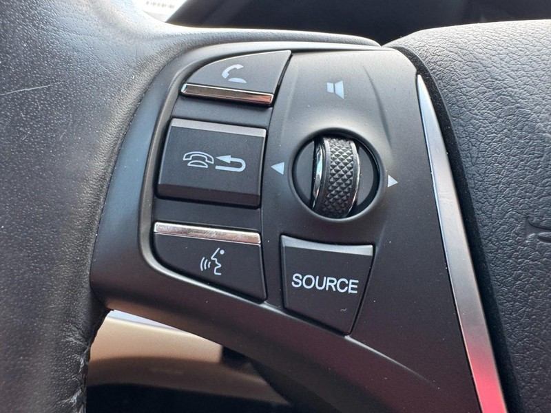 Acura TLX Vehicle Full-screen Gallery Image 18