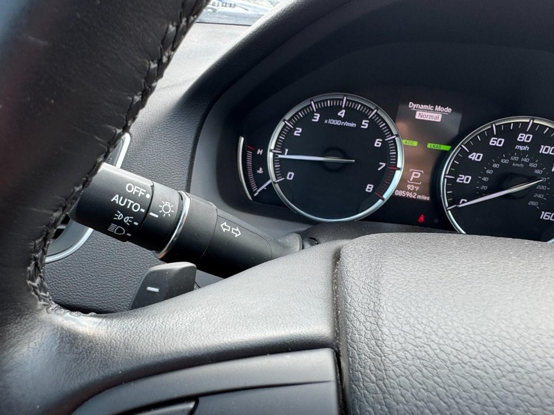 Acura TLX Vehicle Full-screen Gallery Image 20