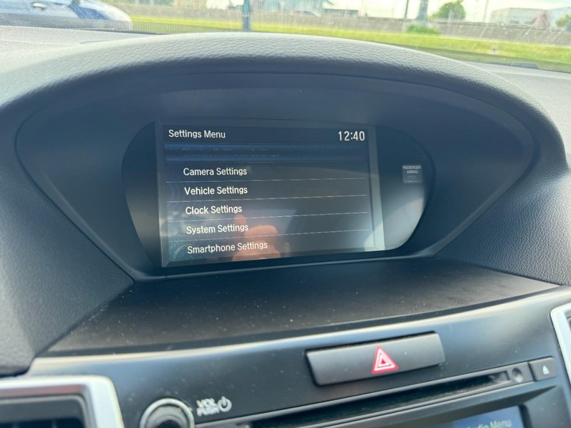 Acura TLX Vehicle Full-screen Gallery Image 23