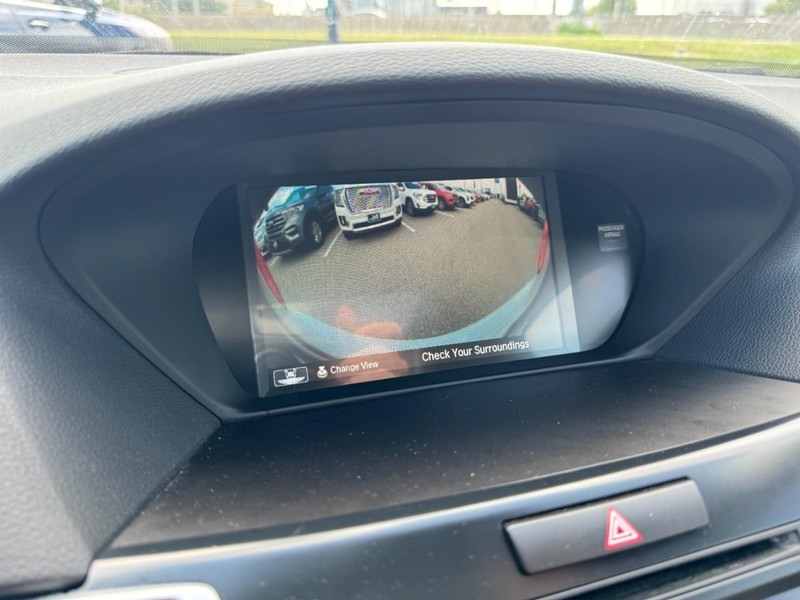 Acura TLX Vehicle Full-screen Gallery Image 24