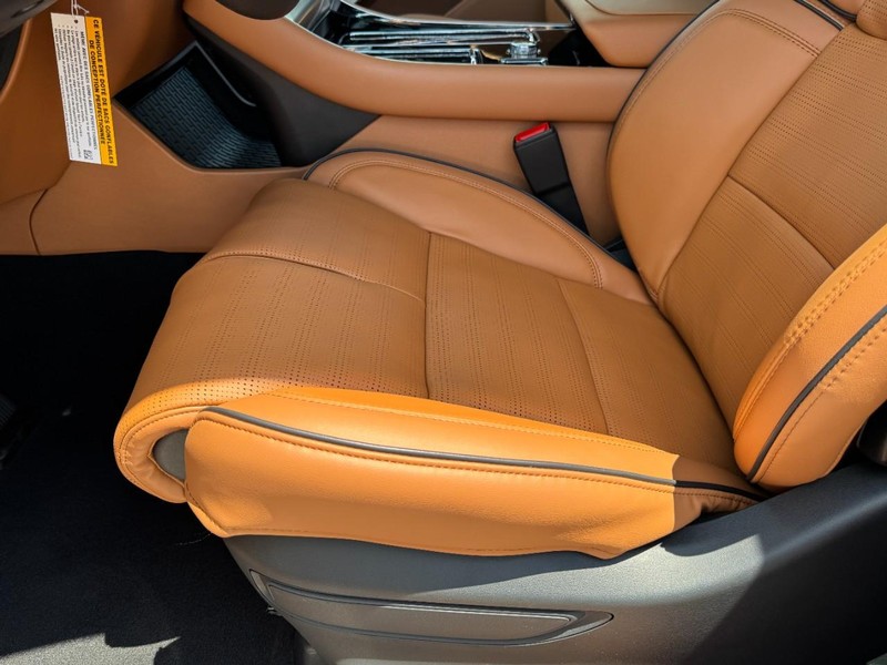 Lincoln Aviator Vehicle Full-screen Gallery Image 26