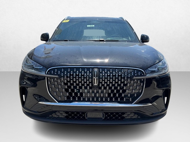 Lincoln Aviator Vehicle Full-screen Gallery Image 02