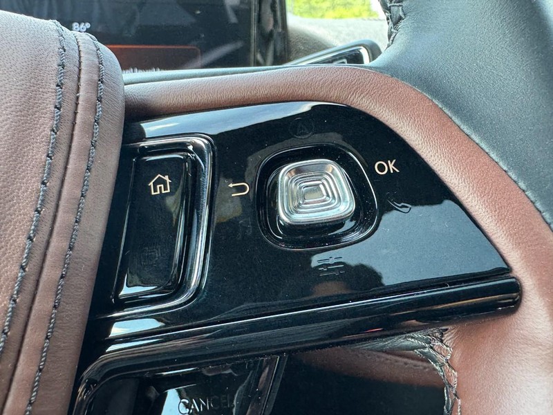 Lincoln Aviator Vehicle Full-screen Gallery Image 19