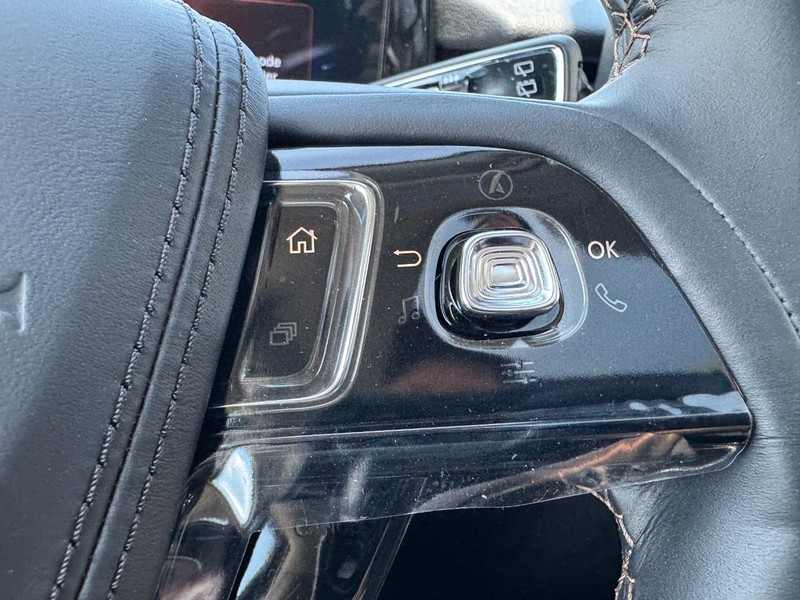 Lincoln Aviator Vehicle Full-screen Gallery Image 19