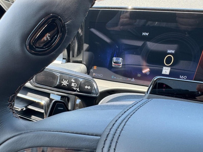 Lincoln Aviator Vehicle Full-screen Gallery Image 20