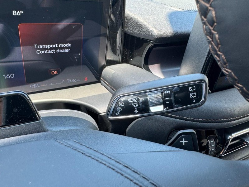 Lincoln Aviator Vehicle Full-screen Gallery Image 21