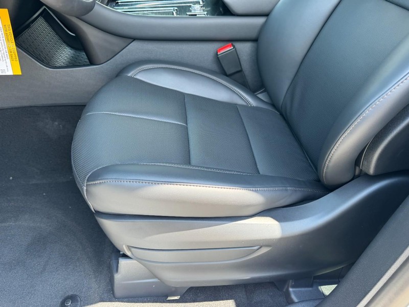 Lincoln Aviator Vehicle Full-screen Gallery Image 26