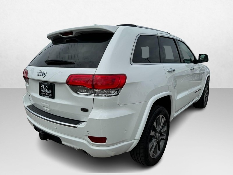 Jeep Grand Cherokee Vehicle Full-screen Gallery Image 05