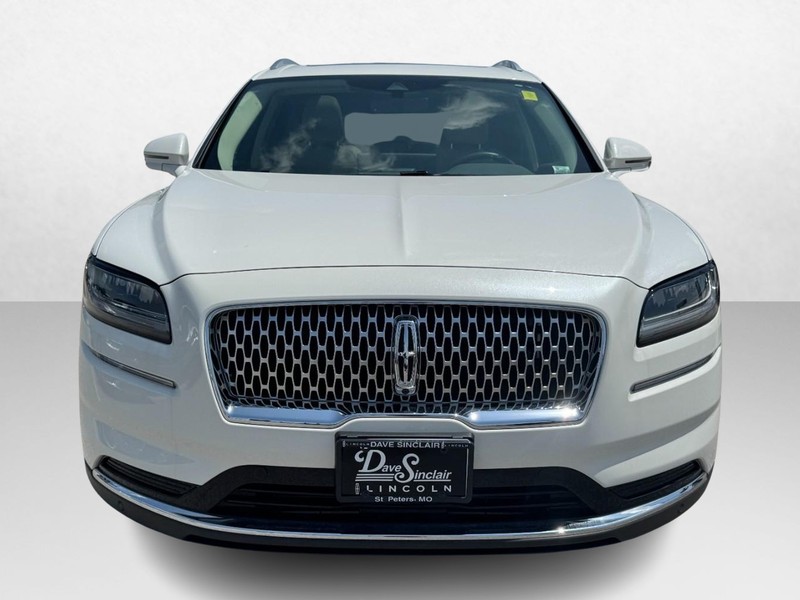 Lincoln Nautilus Vehicle Full-screen Gallery Image 02