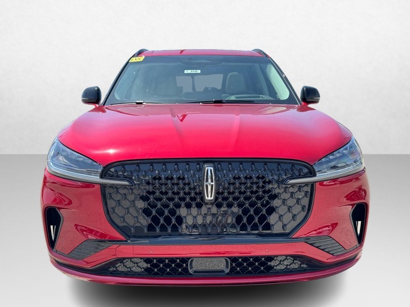 Lincoln Aviator Vehicle Full-screen Gallery Image 02