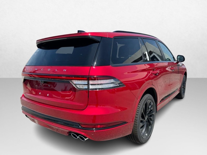 Lincoln Aviator Vehicle Full-screen Gallery Image 05