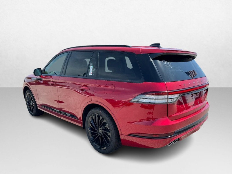 Lincoln Aviator Vehicle Full-screen Gallery Image 07